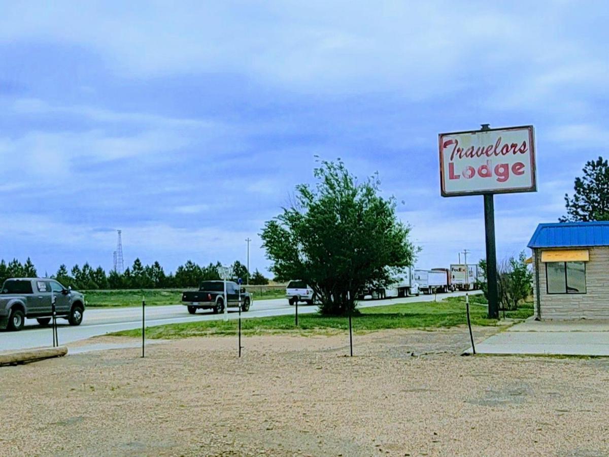 Travelors Lodge Motel & Rv Park Us-287&Us-96 Eads Exterior photo